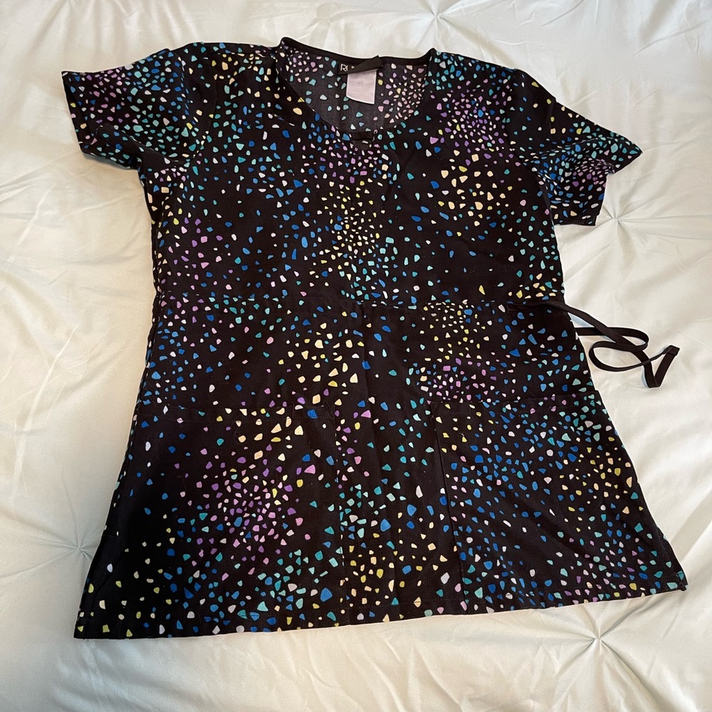 Cherokee scrub top. Size xsmall